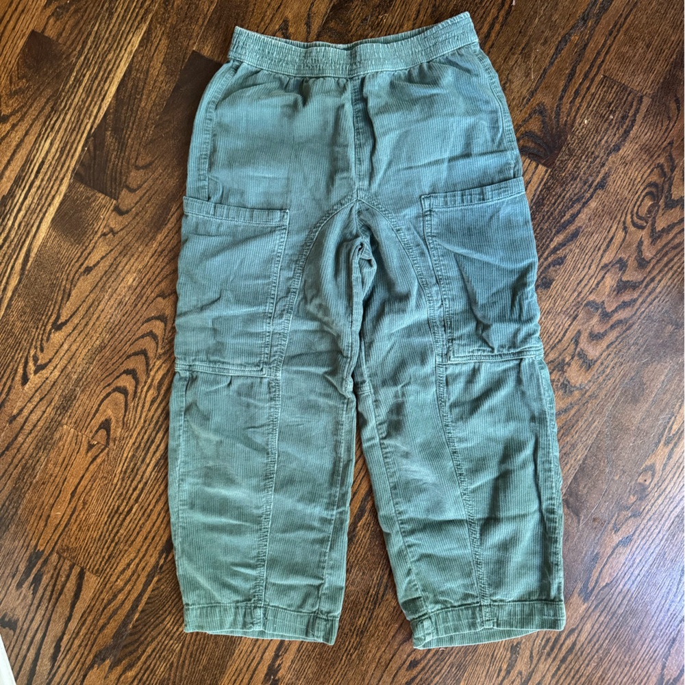 *SOLD* BDG corduroy barrel pant
